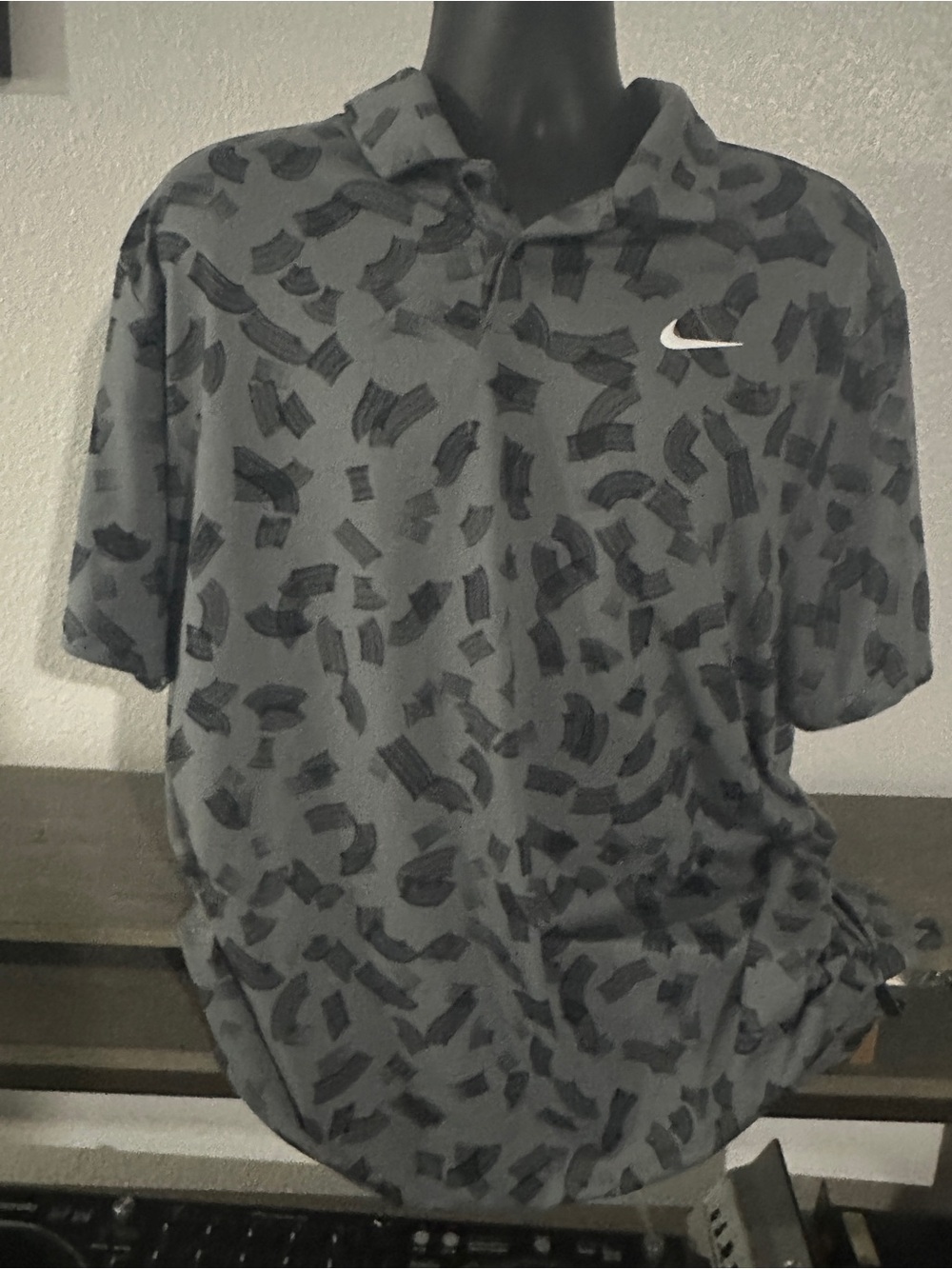 Nike Men’s Gray Abstract-Pattern Polo with White Swoosh